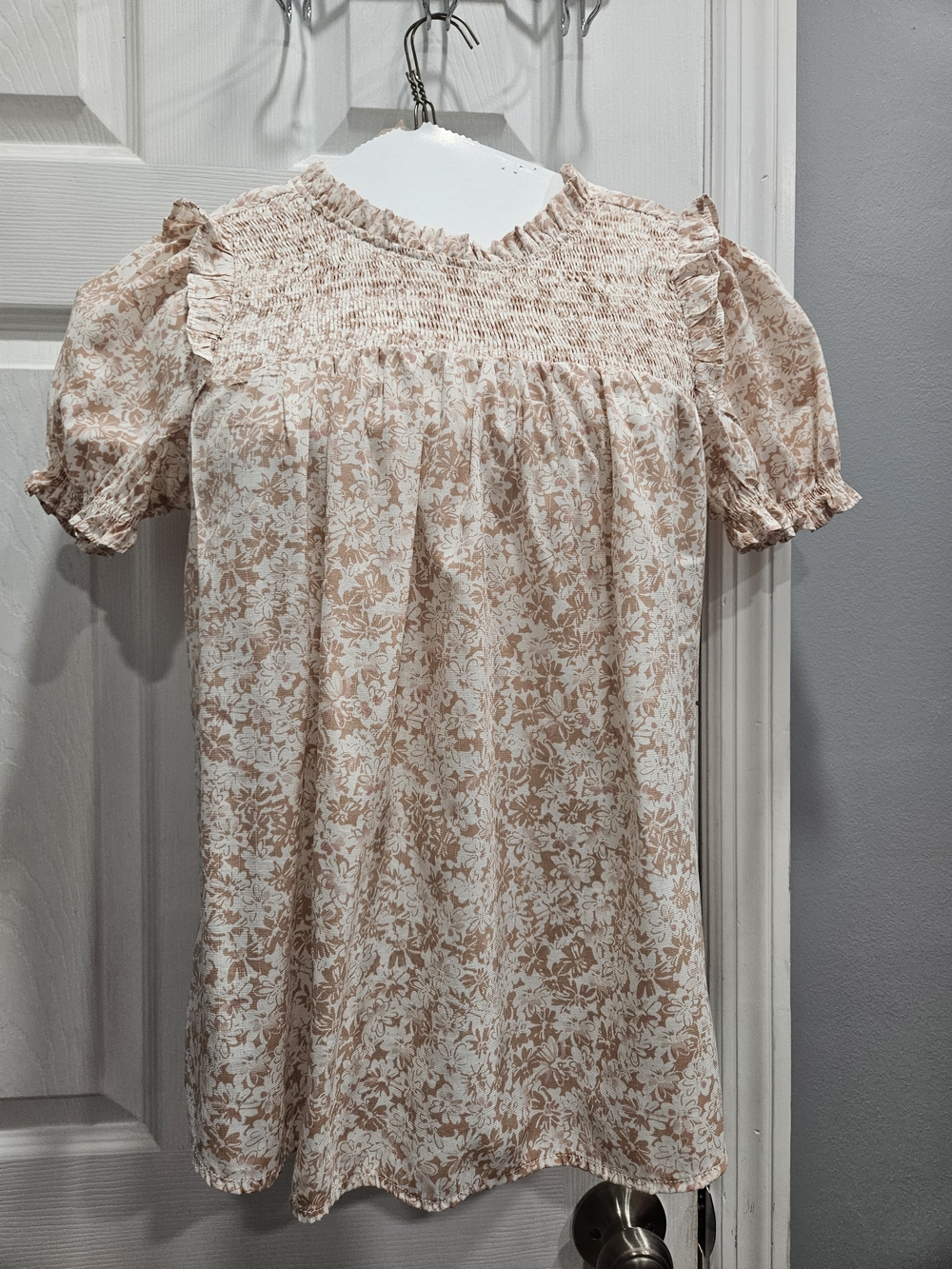 Blu Pepper Cream & Tan Floral Smocked Puff-Sleeve Blouse